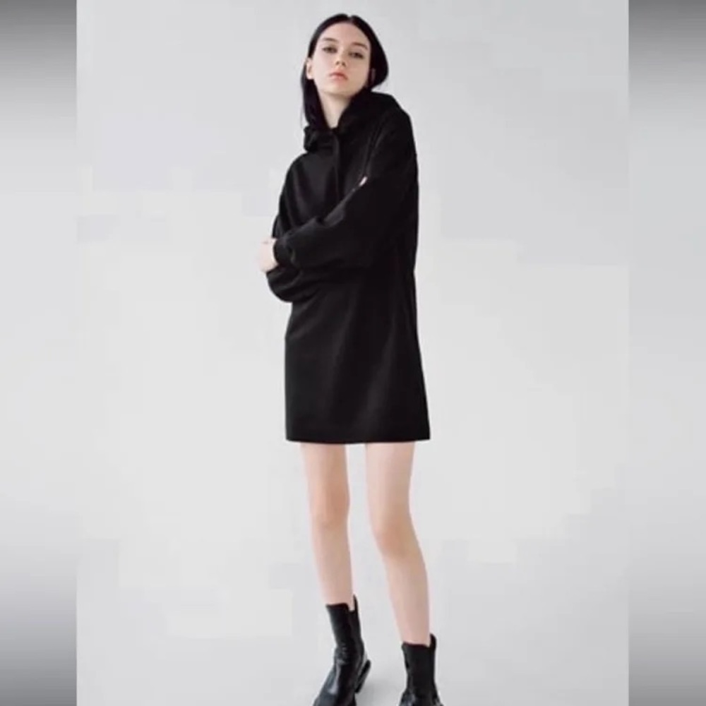 🌹 ZARA • Black Long Sleeve Fleece Hoodie Raw Hem Mini Dress •!